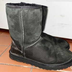 UGG Short Boots | Size 7 | Black | Women’s | Juniors